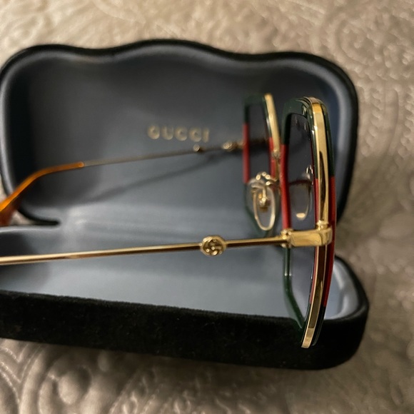 Gucci Shades - Picture 3 of 7